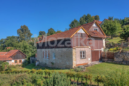 Rodinný dům se zahradou v obci Dolní Újezd u Litomyšle. CP 793m2 - Fotka 6
